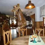 Steakhouse & Crazy Horse Gæstehus